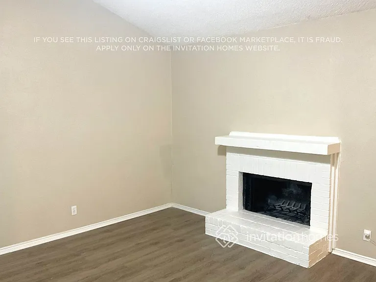 2704 N Bell Ave — Photo 3