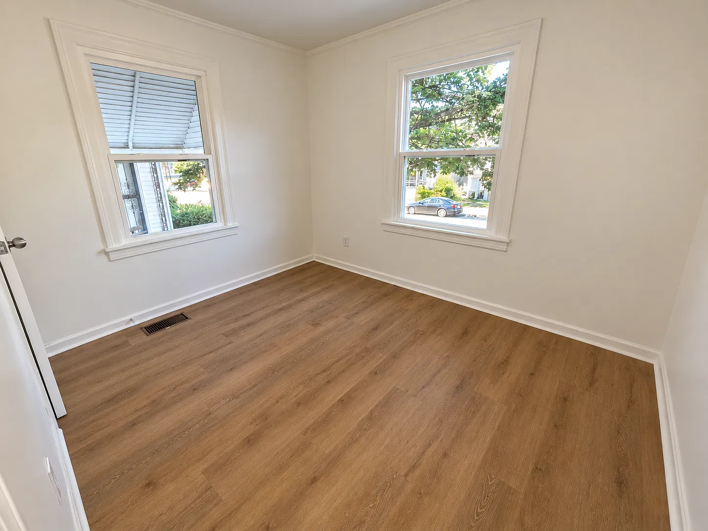2 bed, 1080 sqft, $1,295 — Photo 4