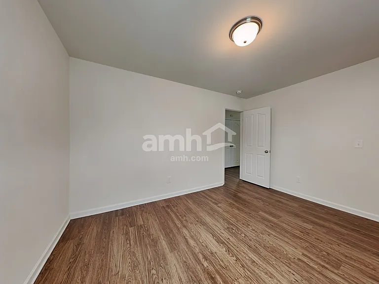 1882 Woodstone Dr — Photo 19