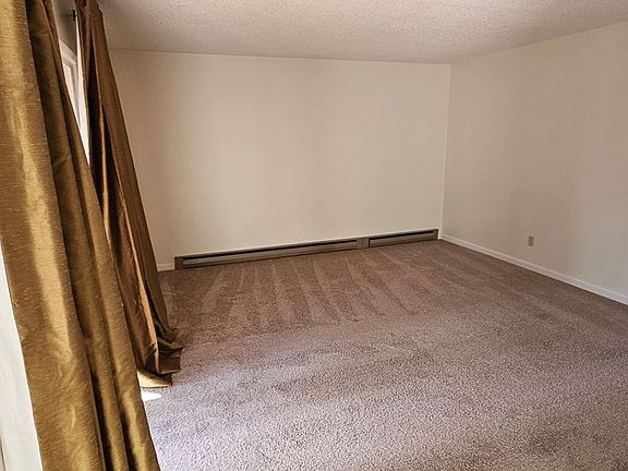 3rd image of 4480 SW 96th Ave