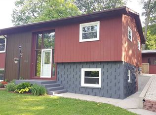 1321 Rainbow Dr, Waterloo, IA 50701