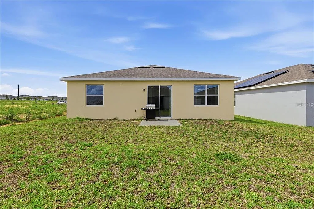 3 bed, 2.0 bath, 1531 sqft, $2,100 — Photo 2