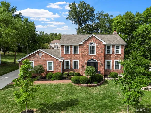 344 Mason Ridge Dr, Saint Charles, MO 63304
