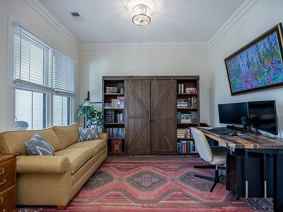 4th image of 1067 Arbor Stroll Way