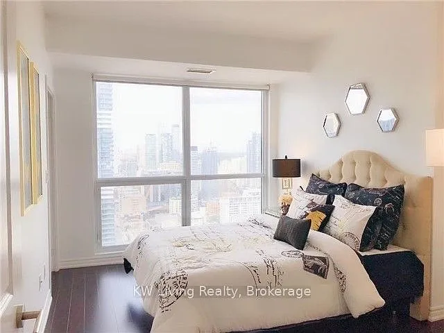 386 Yonge St #3702 — Photo 13