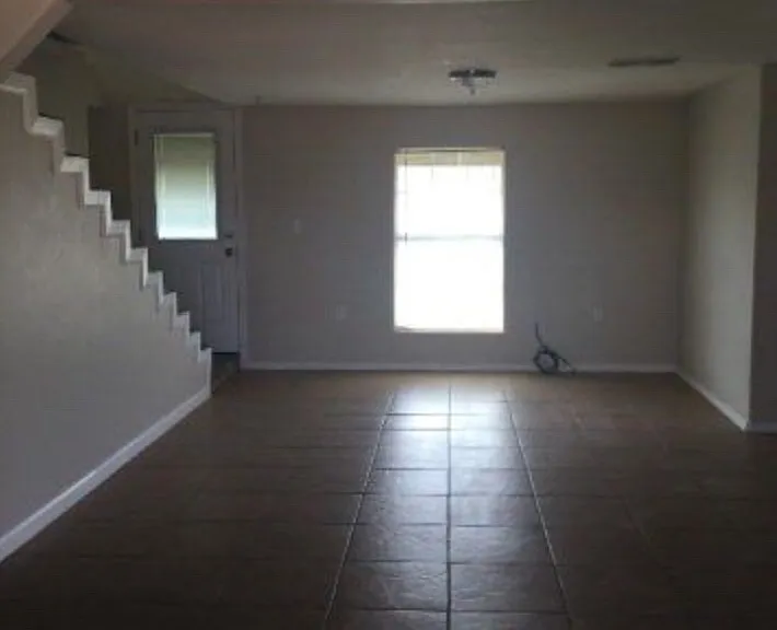 9827 W University Blvd — Photo 3