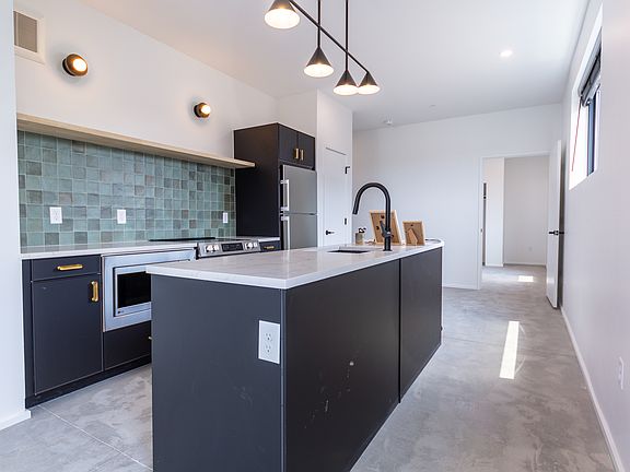 2nd image of 434 Santa Fe Dr #202
