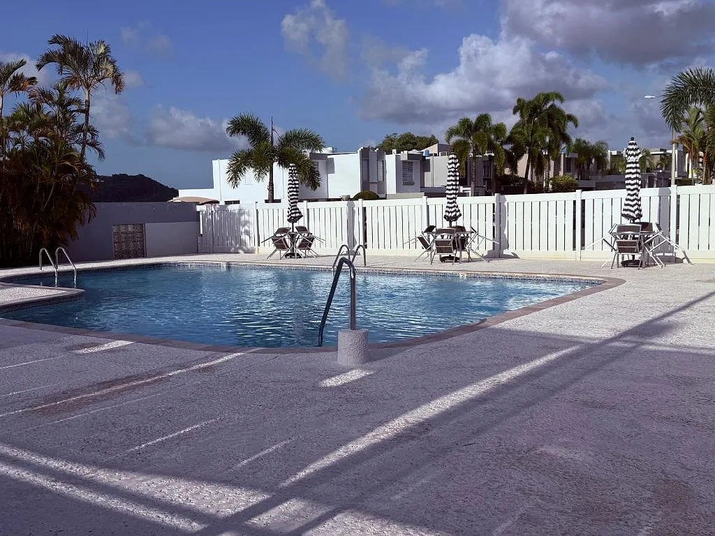 3 bed, 2.0 bath, 1342 sqft, $2,500 — Photo 4