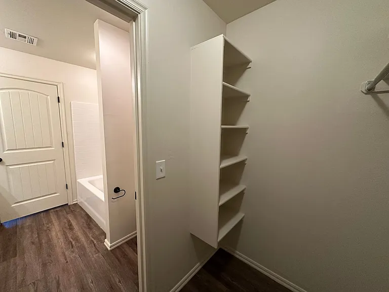 412 Chalk Hill Ct — Photo 43