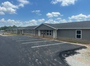1832 E Roweton Dr, Bolivar, MO 65613