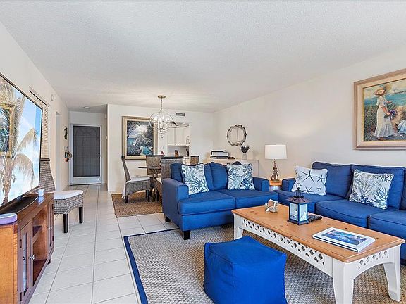3rd image of 500 S Washington Dr APT 2A