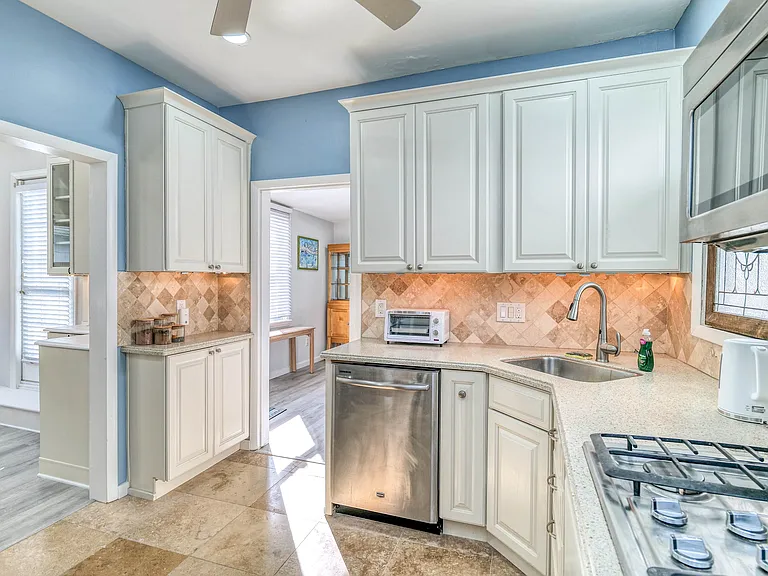 8 N Nashville Ave — Photo 9