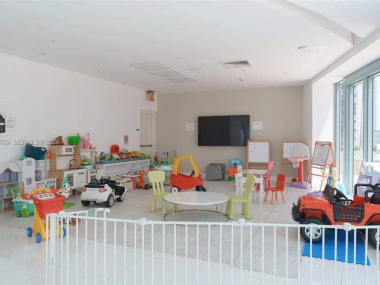 601 NE 36th St #3112 — Photo 32