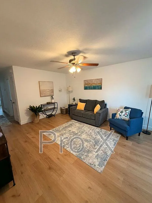 3 bed, 1.5 bath, 1000 sqft, $1,750 — Photo 3