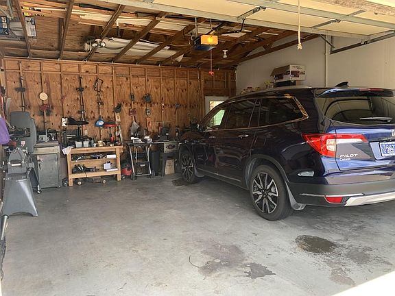 Attached 2 Car Garage