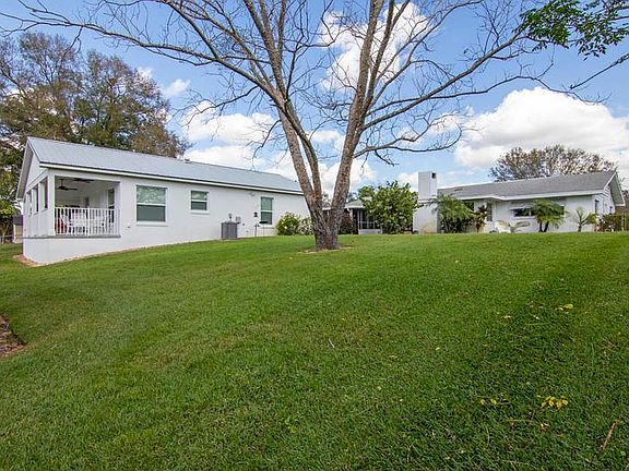 2nd image of 1020 Edgewater Dr