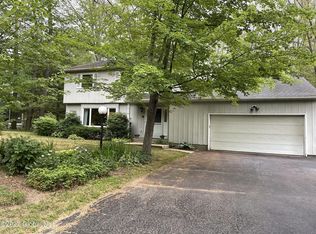 1210 Rosehill Blvd, Niskayuna, NY 12309