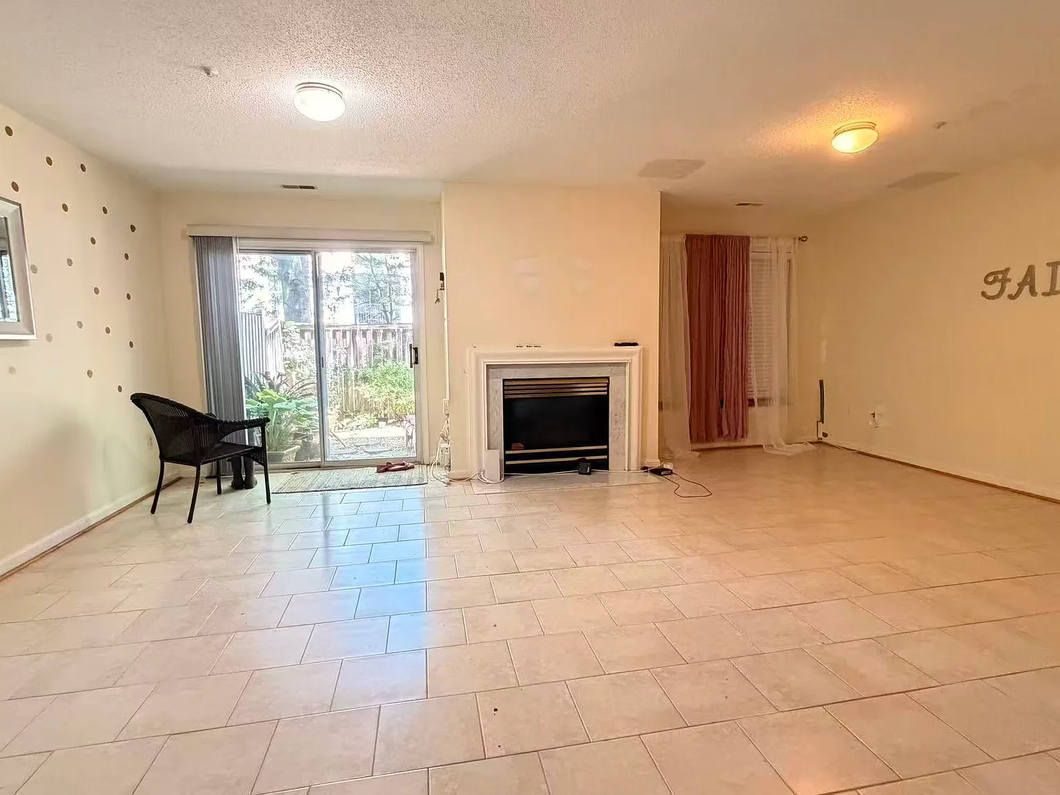 10100 Vanderbilt Cir — Photo 4