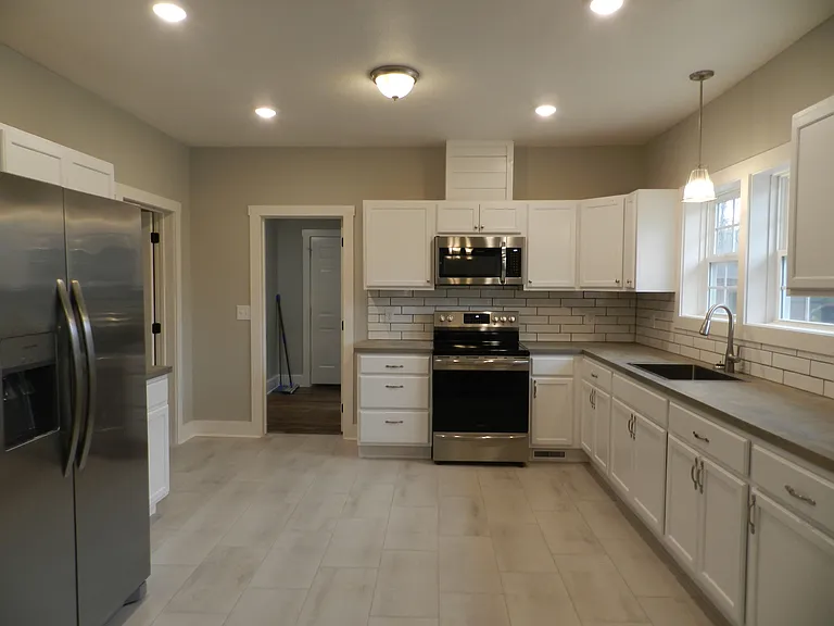 59 Joy Dr — Photo 4