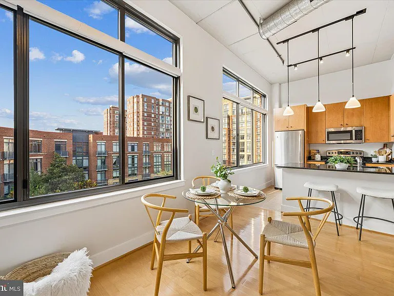 520 John Carlyle St #429 — Photo 4