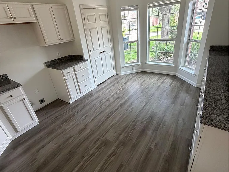 2205 Highland Crossing Dr — Photo 6
