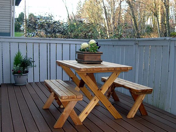 Fully fenced back deck