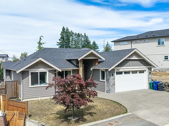 4th image of 1312 Langara Dr