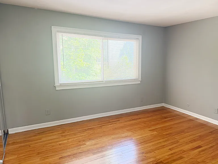 1177 Woodland Ave NE #7 — Photo 5