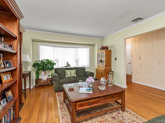 3rd image of 668 Mead Terrace