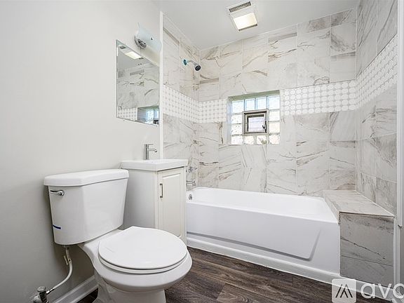 3rd image of 3856 S Sacramento Ave Unit 2F