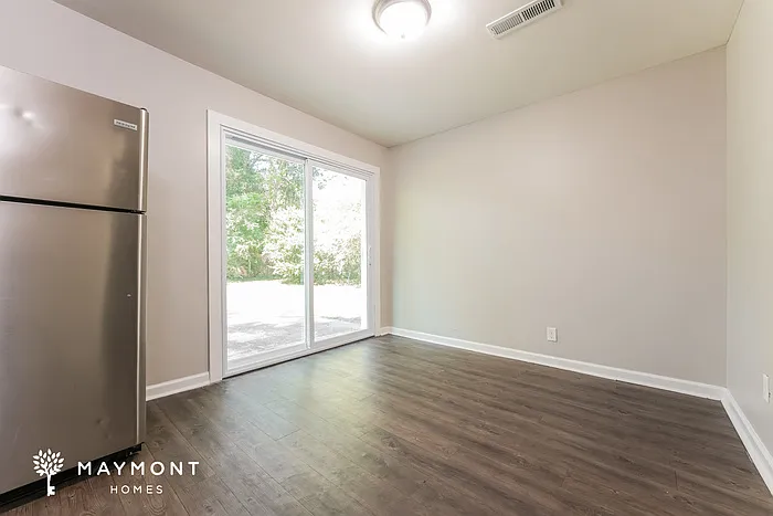 4429 Clovewood St — Photo 6