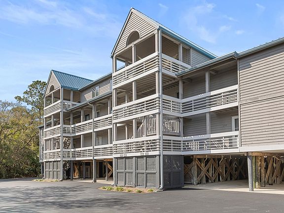 2nd image of 2402 Racquet Club Dr