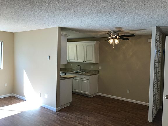 4th image of 4776 Lamont St APT 2