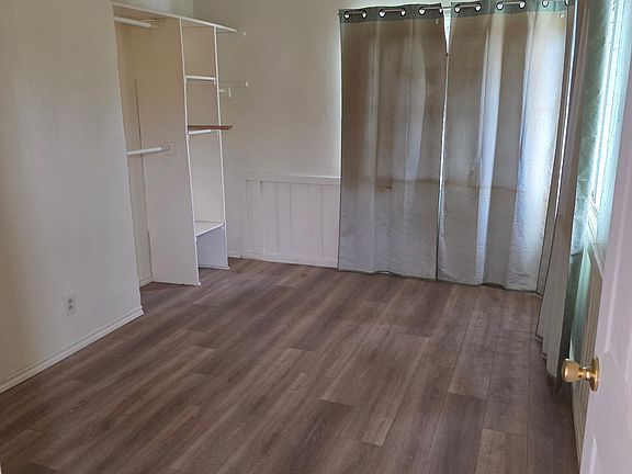 3rd image of 640 W Redondo Beach Blvd APT 1