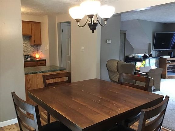 5th image of 303 Bellwood Ct