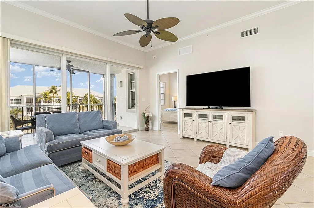 3 bed, 2.0 bath, 1590 sqft, $3,745 — Photo 4