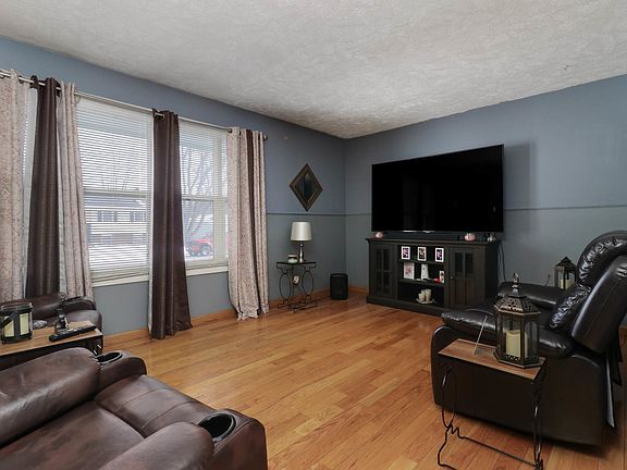 5th image of 203 Edwards Dr