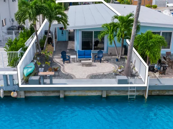 390 4th St, Key Colony Beach, FL 33051