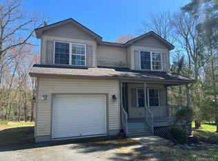11 Willow Ln, Glen Spey, NY 12737