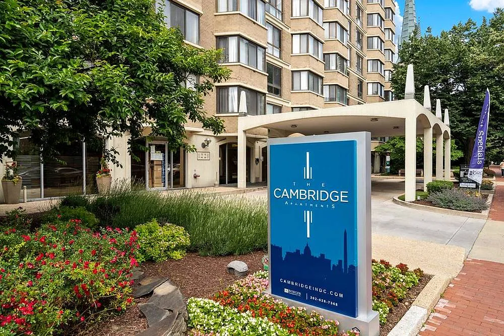 The Cambridge — Photo 4