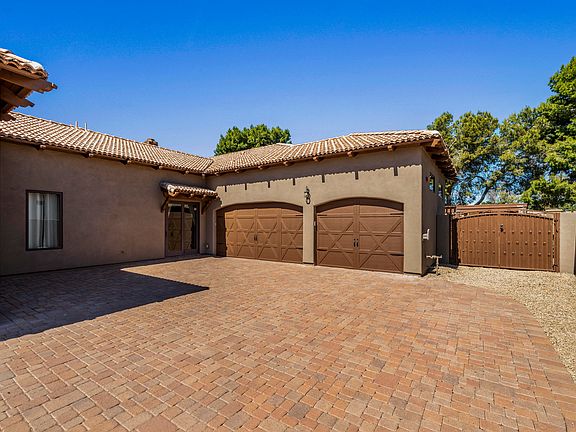 2nd image of 390 N Cloverfield Cir