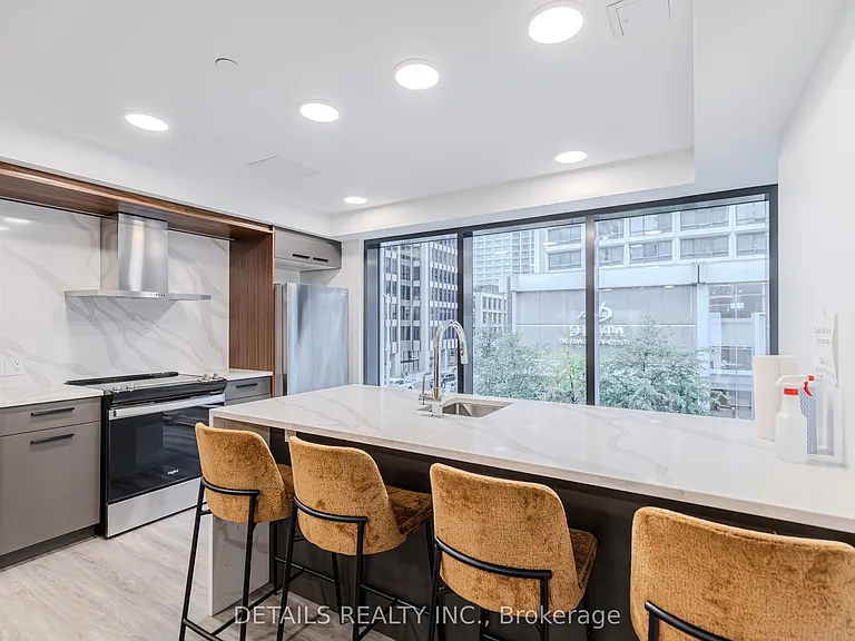 340 Queen St #1008 — Photo 22