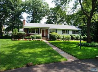452 Glendale Rd, Wyckoff, NJ 07481
