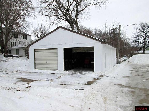 5th image of 806 4th Ave S