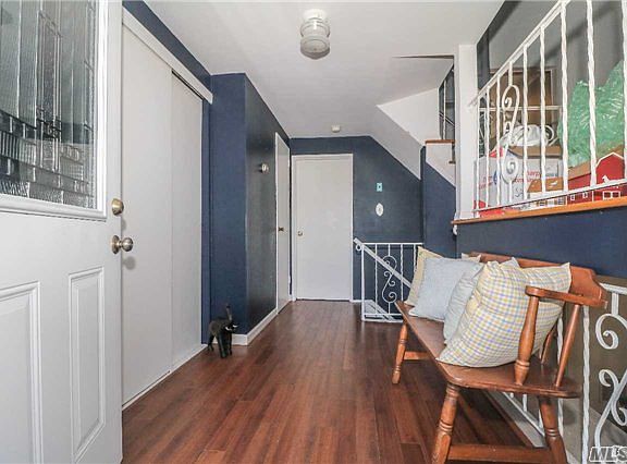 2nd image of 307 W 19th St