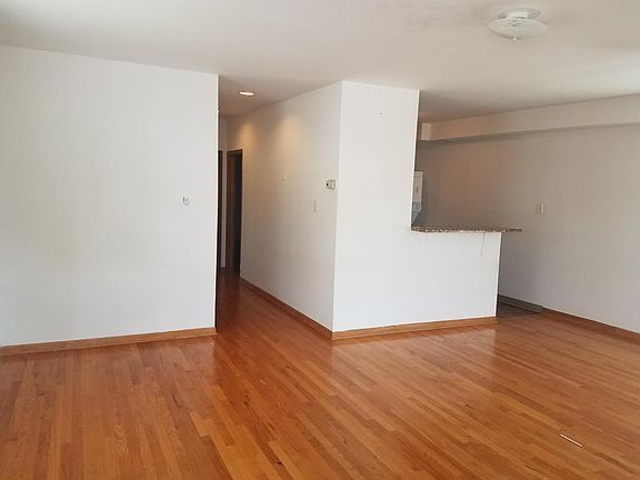 4th image of 5022 W Lawrence Ave #2
