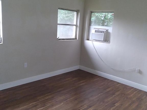 2nd image of 1511 Lexington Ave #32