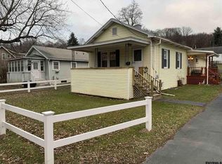 25 Ridge Rd, Rensselaer, NY 12144