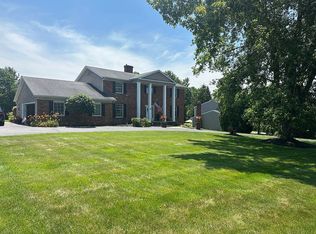 17315 Long Meadow Trl, Chagrin Falls, OH 44023