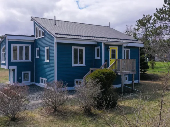 12 Whynacht Cove Rd, Lunenburg, NS B0J 2C0